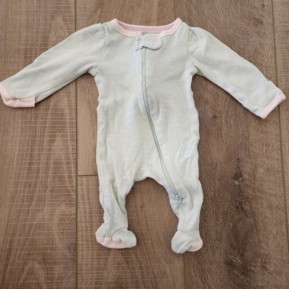 CLOUD ISLAND | Newborn Babygirl Pajama Bundle - Picture 3 of 7